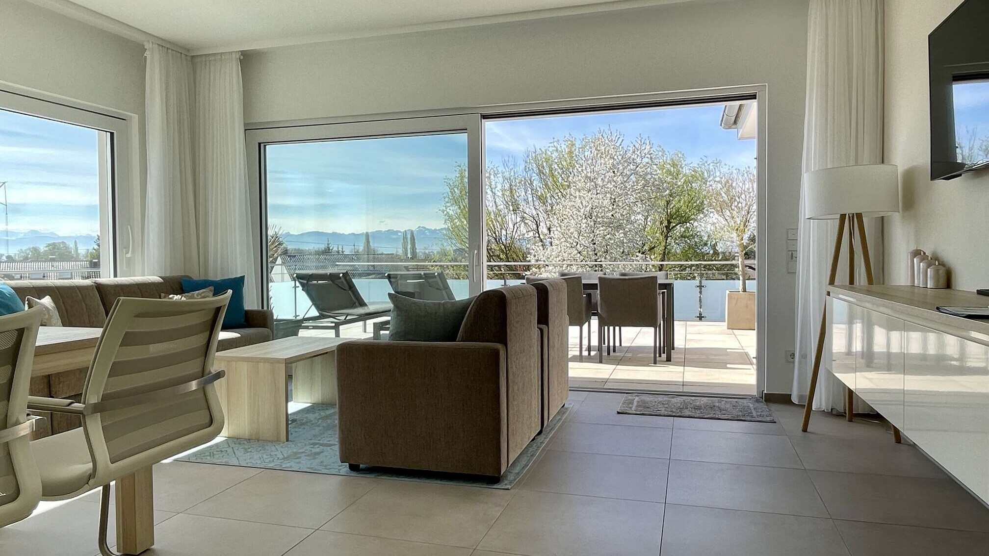 Wohnbereich der Ferienwohnung Penthouse-Appartement in Langenargen am Bodensee